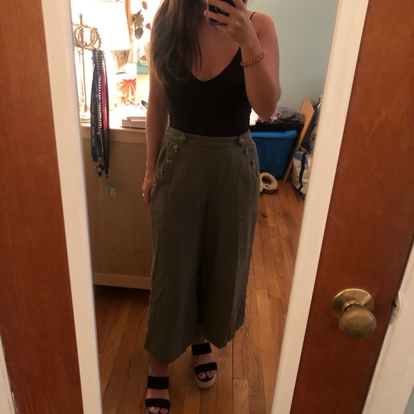 Green Cropped Wide-Leg Pants - Picture 4 of 5